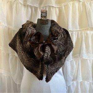 Faux Fur Capelet or Collar